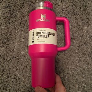 New Hot Pink 40 oz Stanley Tumbler Camelia